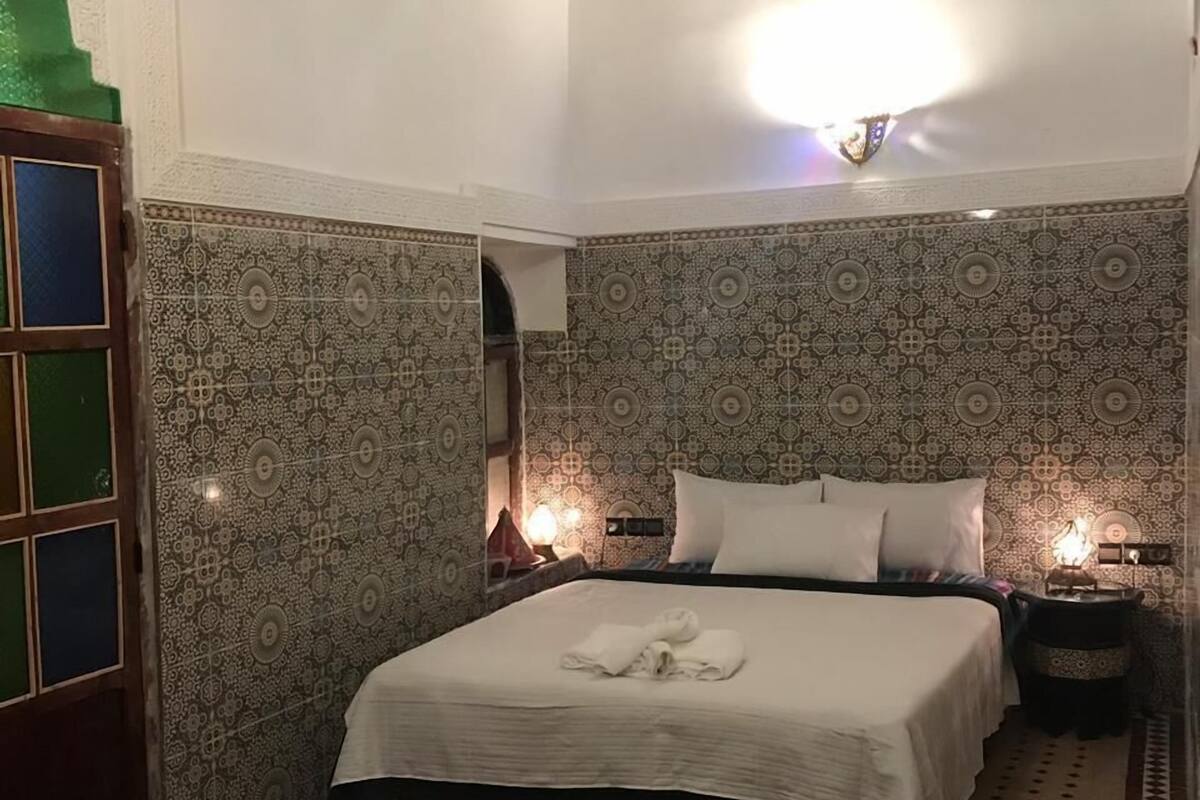 In-room safe, free WiFi, bed sheets
