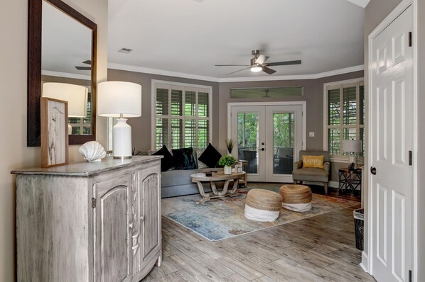 Interior - Sandestin Retreat • Spacious 3BR • Golf Cart • Balcony • Beach & Pool at Sandestin Golf and Beach Resort! (Miramar Beach)