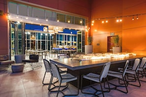 Rooftop bar - Carte Hotel San Diego Downtown, Curio Collection by Hilton (San Diego)
