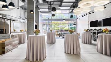 Breakfast, lunch and dinner served