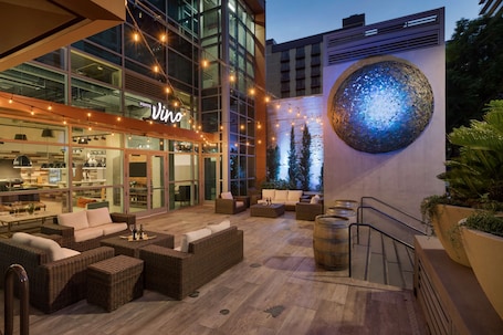 Meeting facility. Carte Hotel San Diego Downtown, Curio Collection by Hilton