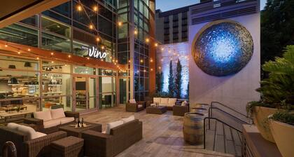 Carte Hotel San Diego Downtown, Curio Collection by Hilton