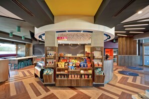 Snack bar - TRU by Hilton Denver (Denver)