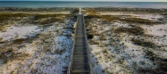 Perfect Family Vacation Spot in Perdido Key! Private beach access and pool.