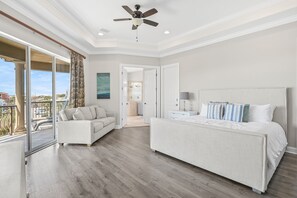 7 bedrooms, iron/ironing board, travel cot, WiFi - 1/2 Block From Private Beach, 7 BR, Remodeled, Theater, Discounted Golf Cart (Miramar Beach)