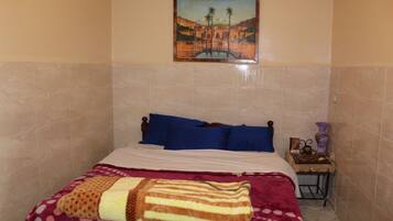 3 chambres, coffres-forts dans les chambres, Wi-Fi, draps fournis