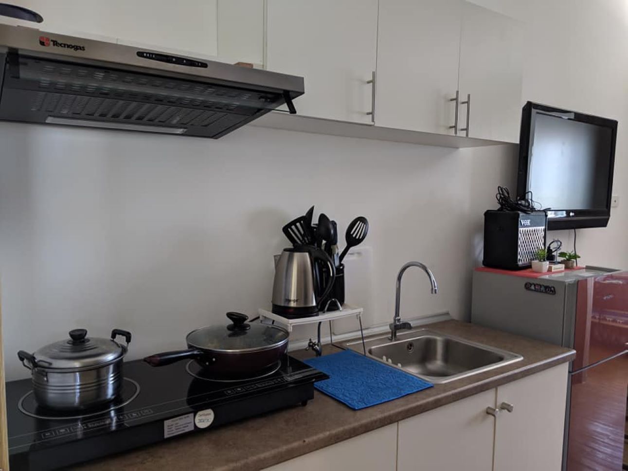 Refrigerador y utensilios de cocina 