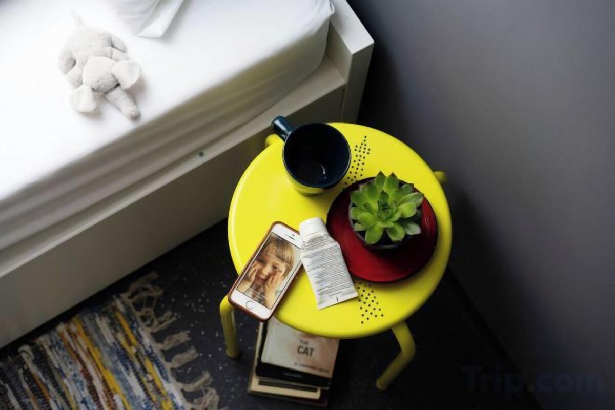 Blackout drapes, WiFi (free), bed sheets
