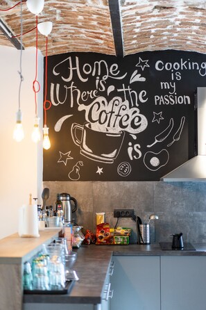 Food and drink - Good People Design Hostel (Belgrade)