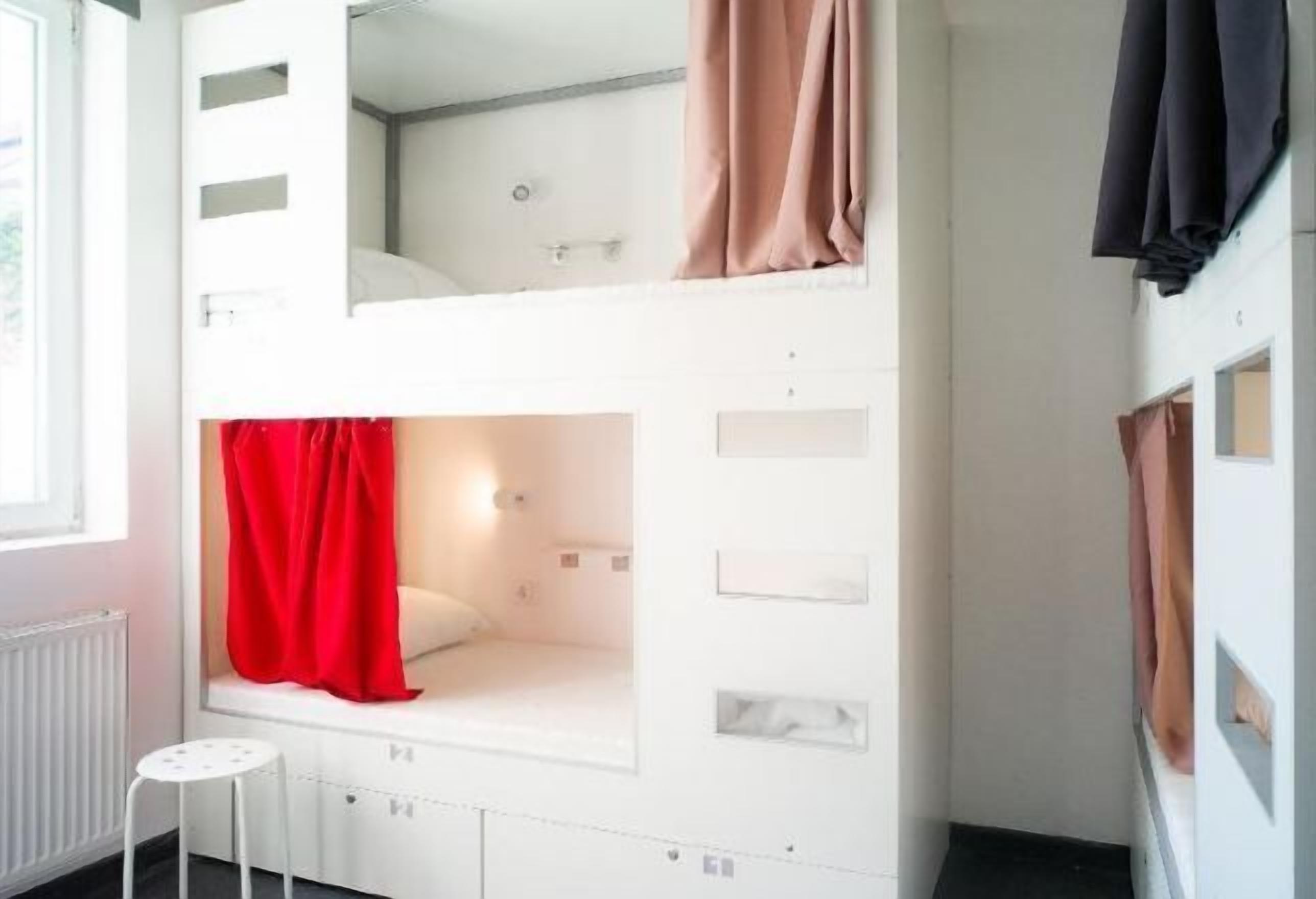 Blackout drapes, free WiFi, bed sheets