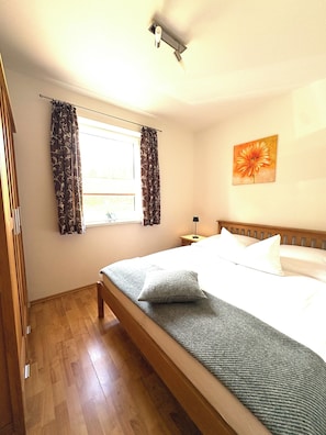 1 bedroom, WiFi, bed sheets - Holidays directly on the water with great additional services (Ziemitz)