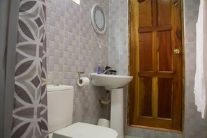 Bathroom - Casa De Gracia (Accra)
