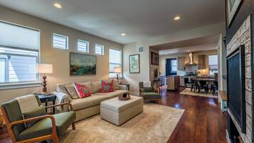 Smart TV, fireplace, books, offices