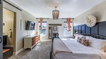 4 bedrooms, desk, iron/ironing board, travel crib