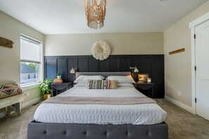 4 bedrooms, desk, iron/ironing board, travel crib