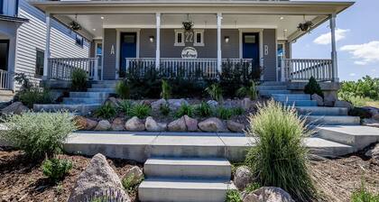 Lujo y familiar, a 2 cuadras del centro de Castle Rock. Cerca de senderos!