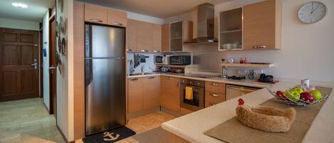 Fridge, microwave, oven, stovetop