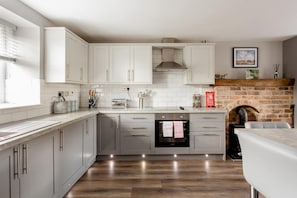 Four Bedroom House | Private kitchen