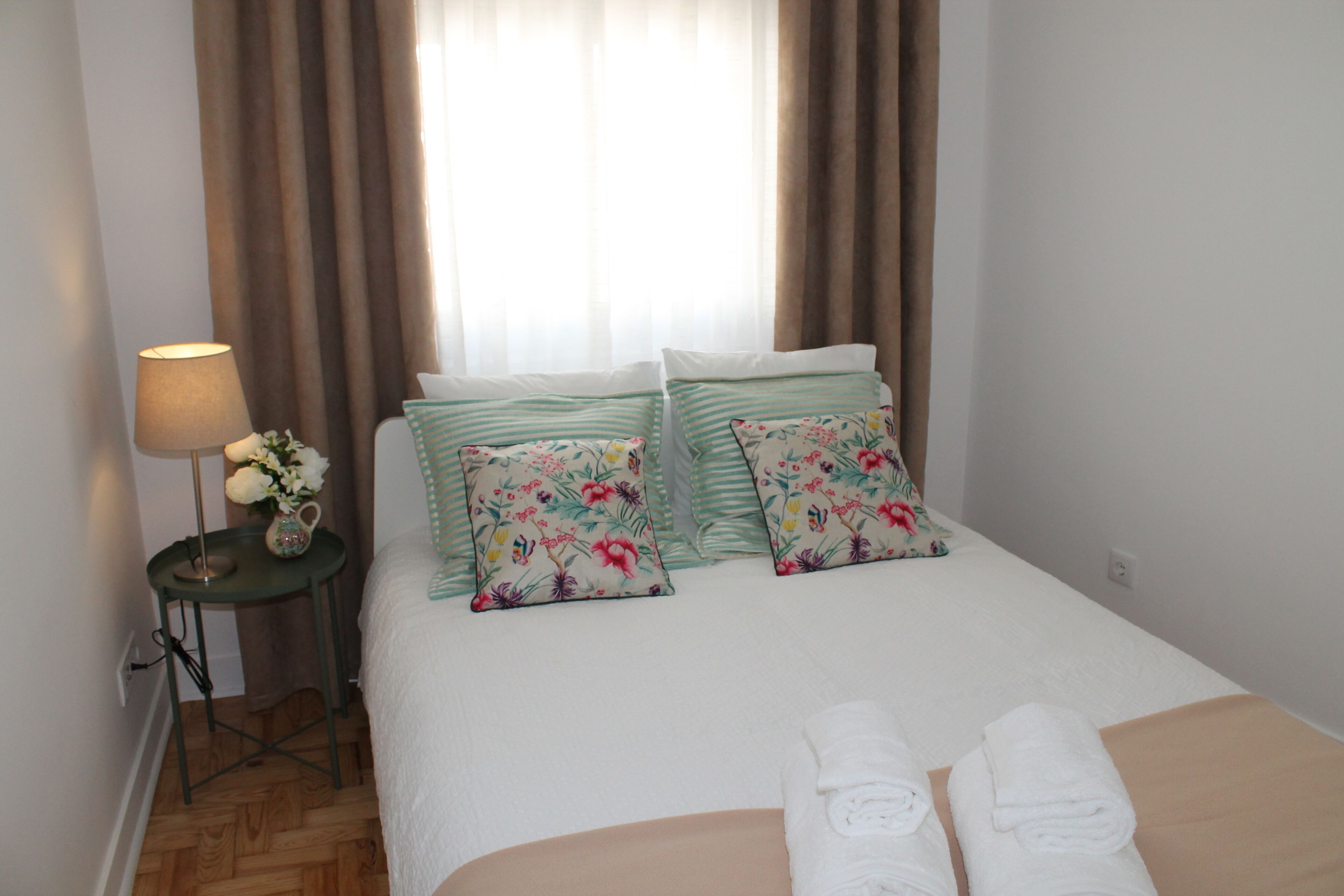 4 chambres, fer et planche à repasser, lit parapluie, Wi-Fi gratuit