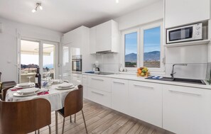 Kühlschrank, Herdplatte, Geschirrspüler