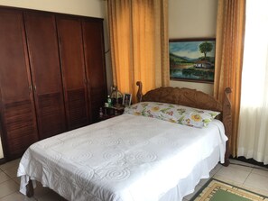 Habitación estándar, 1 cama doble | Wifi gratis y ropa de cama