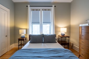 Comfort Room, 1 Queen Bed, City View | Individually decorated, individually furnished, iron/ironing board - West End Collection at 146 Pine (Portland)