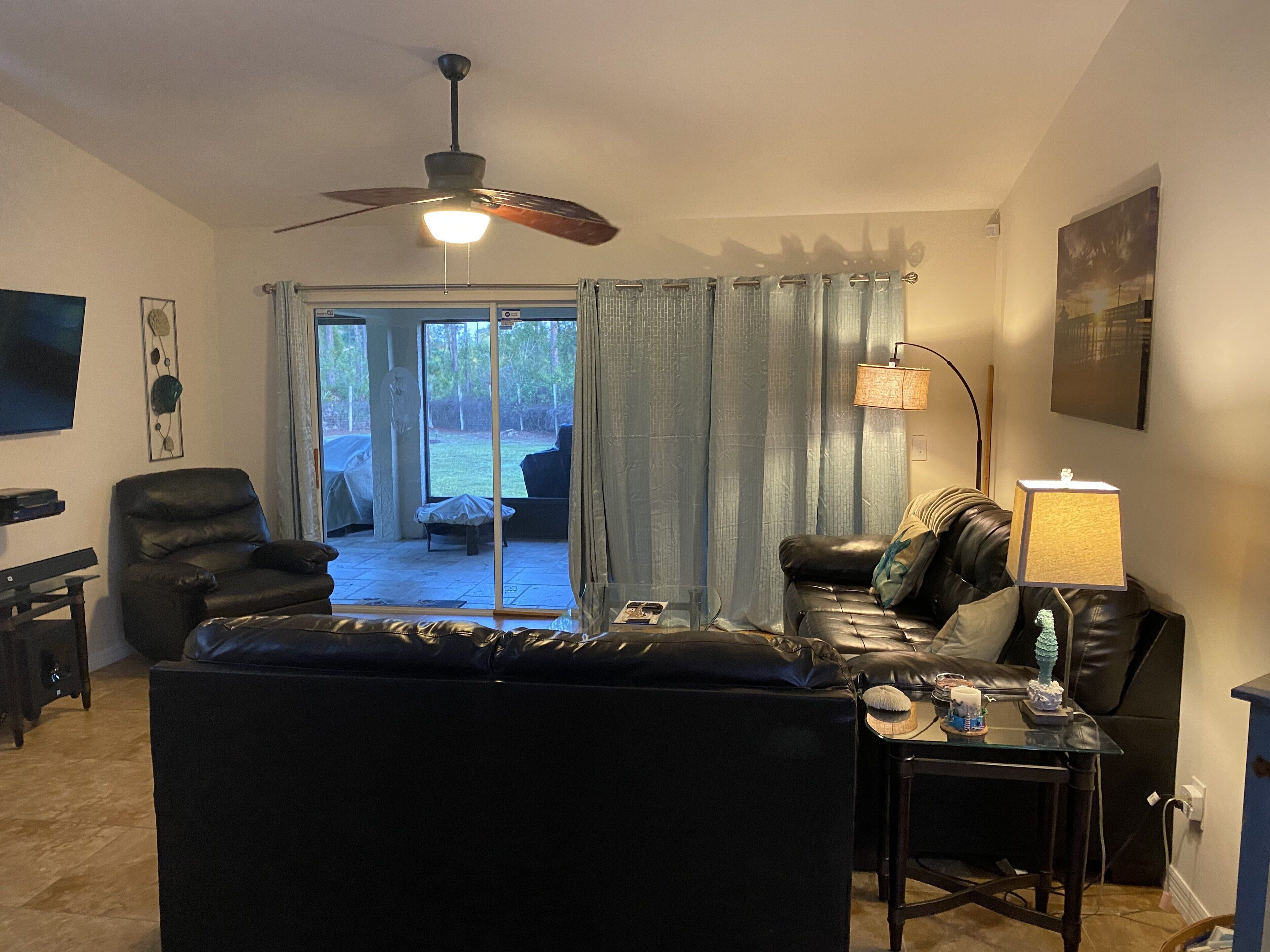 Casa * 3br * 2ba * Capacidad 6 * 1408 Sq. Pie.  Lehigh Acres, Florida - Lehigh Acres, FL