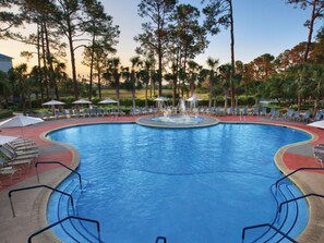 Sisäuima-allas, ulkouima-allas