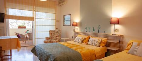 1 bedroom, bed sheets