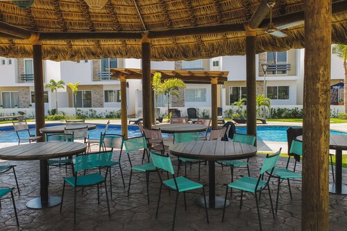 Hermosa casa en condominio privado cerca de la playa