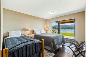 4 dormitoris, planxa i posts de planxar, Internet i roba de llit 