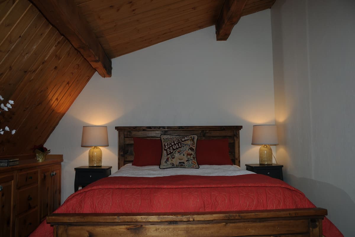 Teton Suite | 1 bedroom, down comforters, free WiFi, bed sheets
