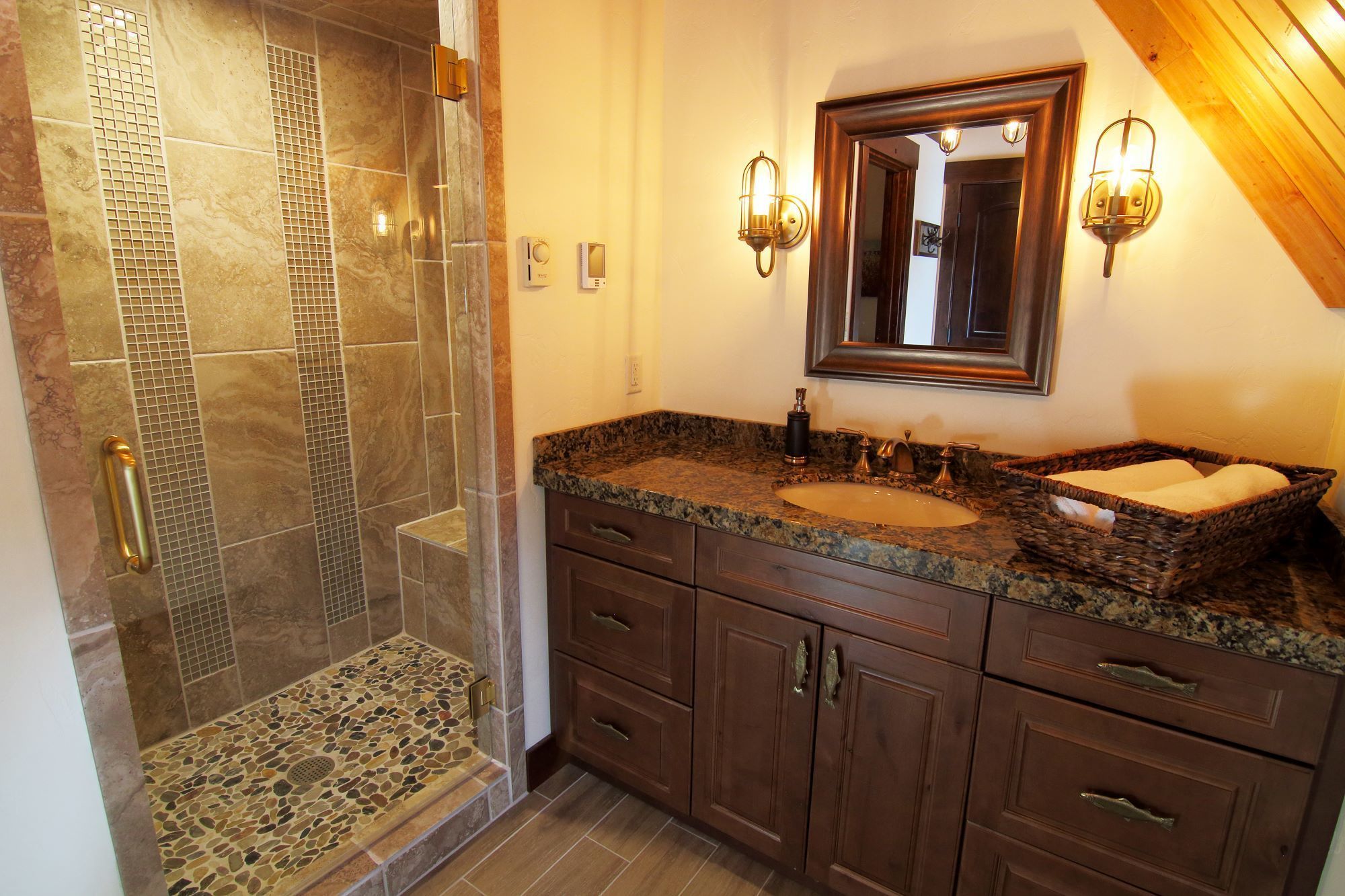 Wildflower Room | Bathroom | Free toiletries, hair dryer, towels
