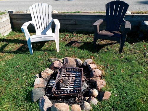 Orchard Lane at Round Lake.