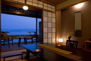 Værelse (Japanese Style, For 2 People) | Premium-sengetøj, gratis produkter i minibaren, pengeskab på værelset