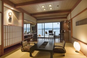 Deluxe-Zimmer (Japanese Style, For 2 People)