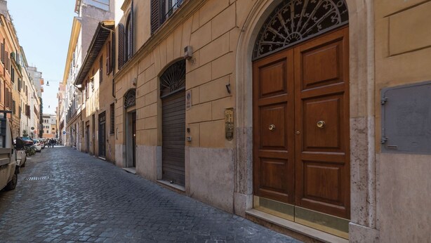 Exterior detail - Borgo Vittorio Delightful and Colored (Roma)