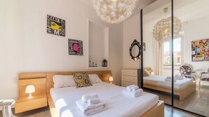 2 bedrooms, iron/ironing board, WiFi, bed sheets - Borgo Vittorio Delightful and Colored (Roma)