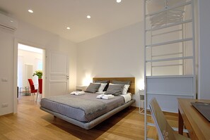 1 bedroom, iron/ironing board, travel cot, WiFi - Maqueda in the heart of Palermo - a city capable of welcoming (Palermo)