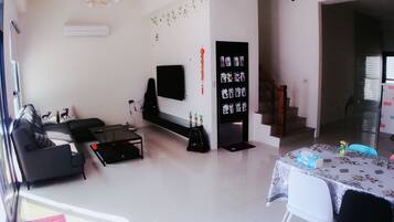 Family House, 5 Bedrooms, Non Smoking | Lobby