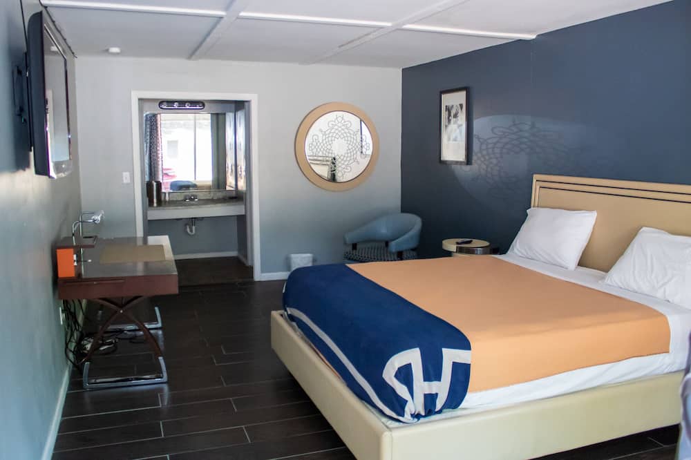 The Grand Motel - Macon