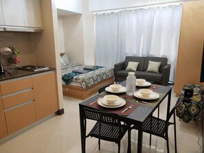 Interior - Cozy studio unit @ Viceroy Condo, Mckinley Taguig (Taguig)