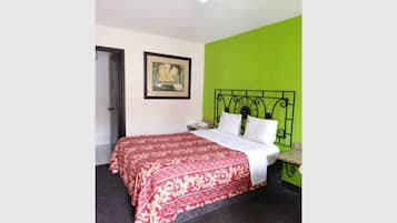 Habitación clásica, 1 cama Queen size | Ropa de cama de alta calidad y camas con pillow-top