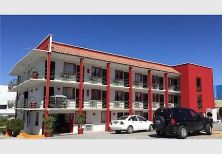 Fachada de la propiedad