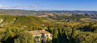 Elegante villa con piscina en Val d'Orcia!