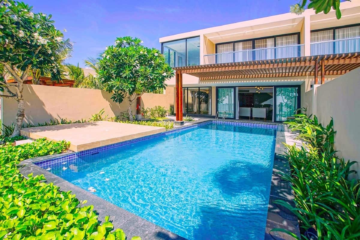 Suite Royal, pemandangan samudra | Minibar, brankas, meja kerja, dan ruang kerja ramah laptop