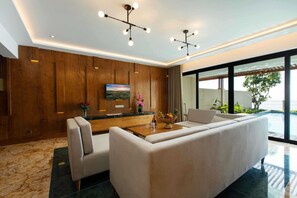 Royal Suite, Ocean View | Living area | 43-inch LCD TV with cable channels, TV - Marina Bay Vung Tau Resort & Spa (Ho Chi Minh City)