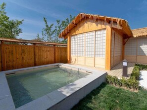 Outdoor pool - NOVOTEL SUZHOU TAI LAKE SANTEH (SUZHOU)