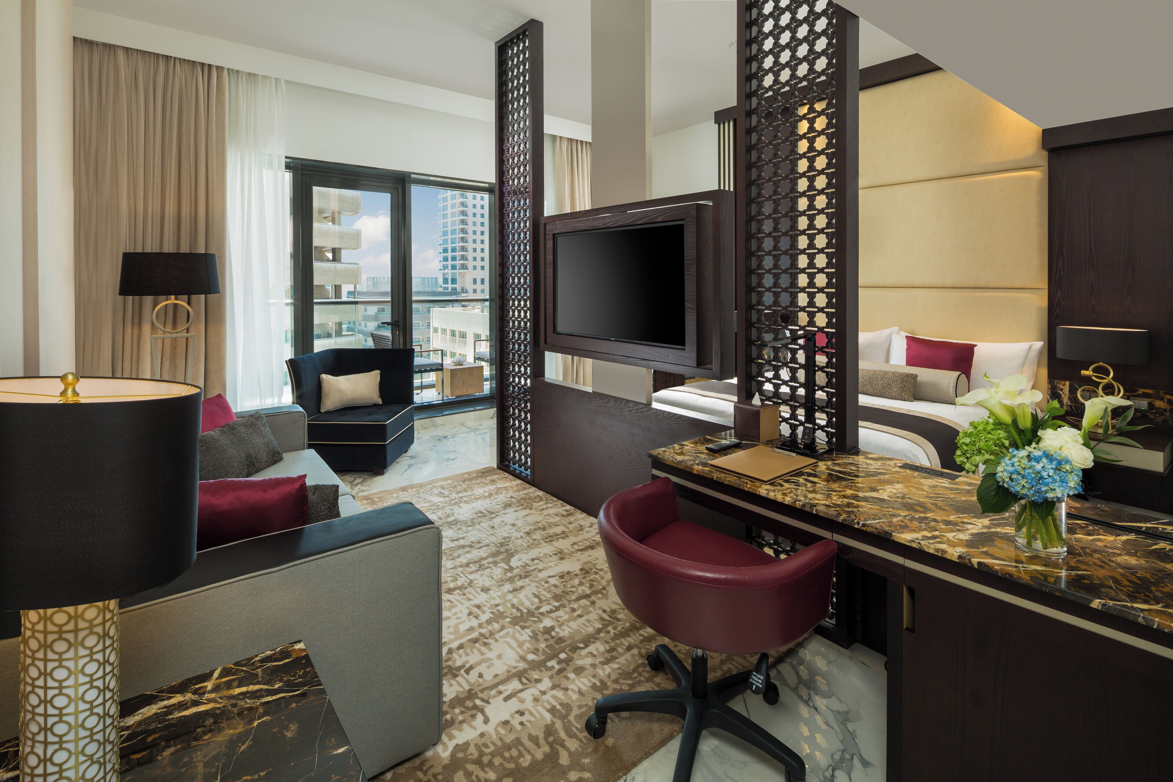 Executive Place with Balcony | In-room safe, desk, laptop workspace, blackout curtains
