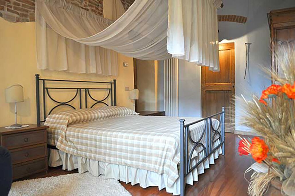 4 bedrooms, iron/ironing board, travel cot, free WiFi